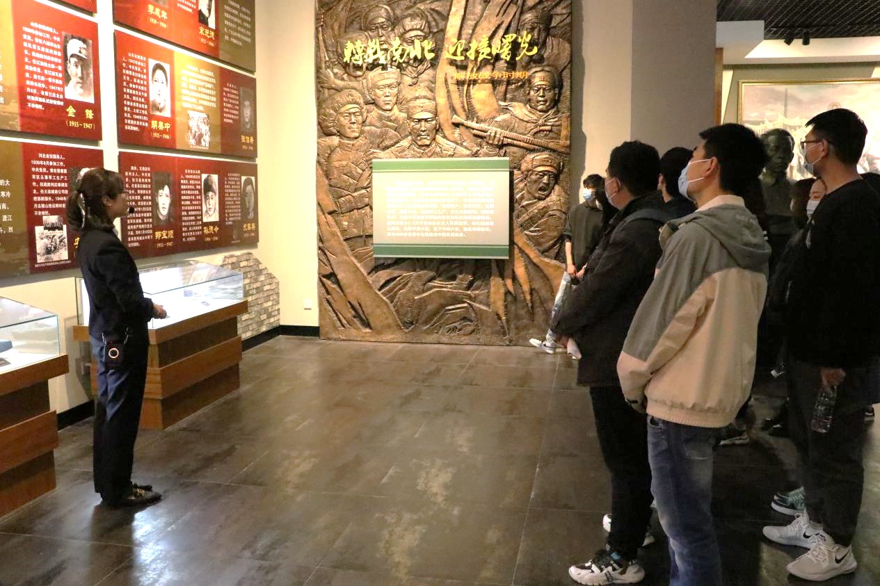 【建党百年】光仪学院党委组织党员赴大连市烈士陵园开展党史学习教育
